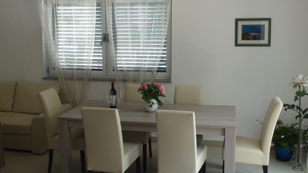 Apartments Eva Малинска Номер фото