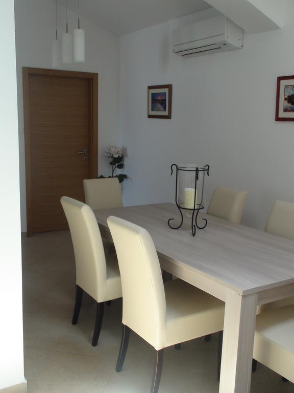 Apartments Eva Малинска Номер фото