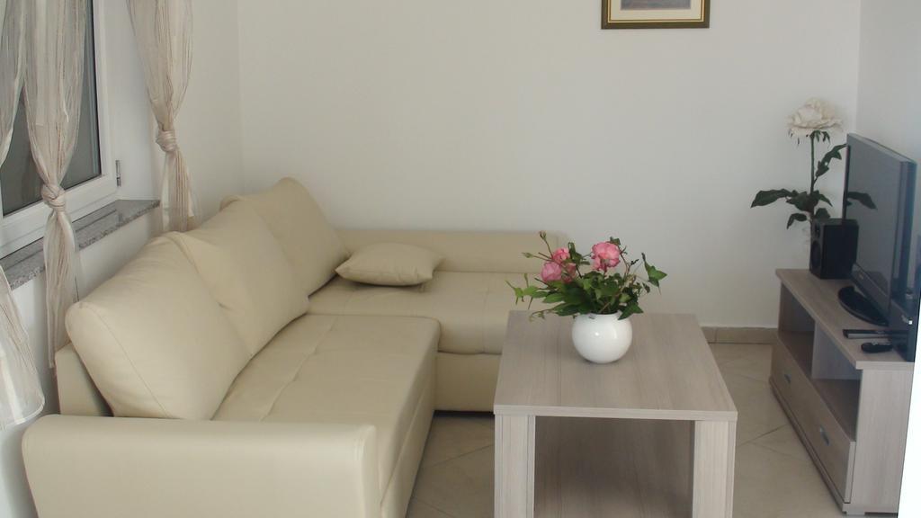 Apartments Eva Малинска Номер фото