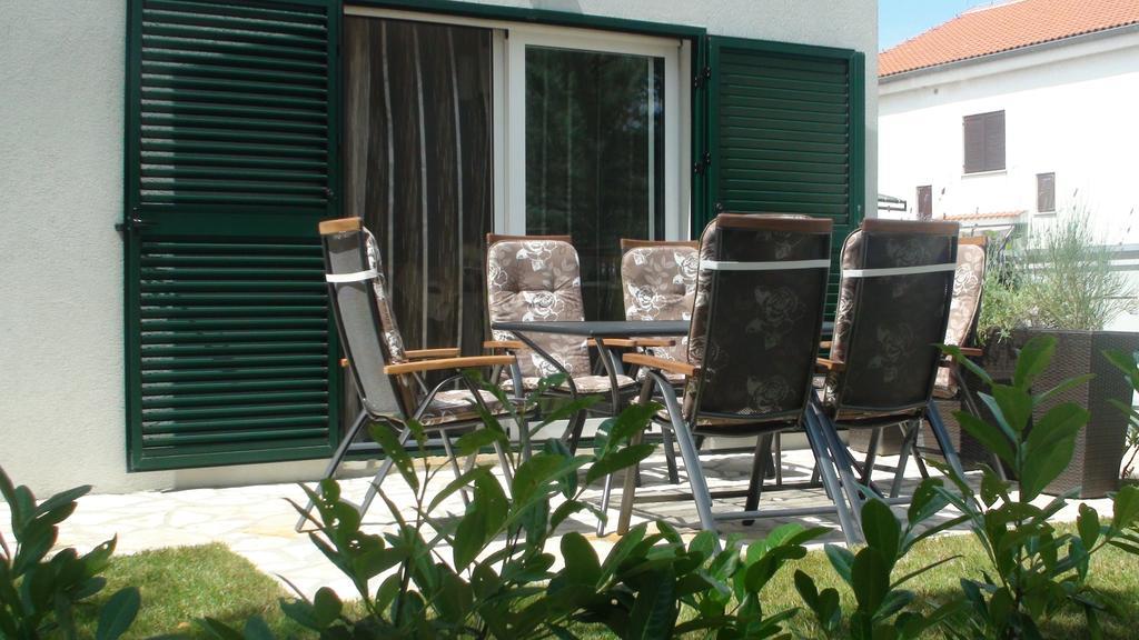 Apartments Eva Малинска Номер фото