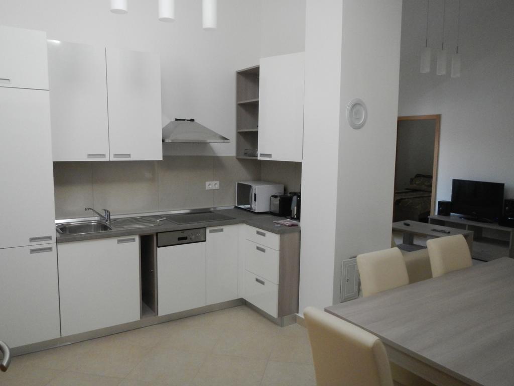 Apartments Eva Малинска Номер фото