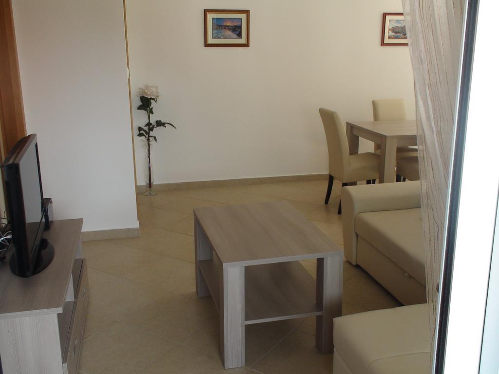 Apartments Eva Малинска Номер фото