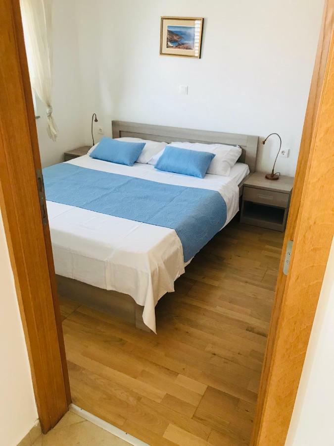 Apartments Eva Малинска Экстерьер фото